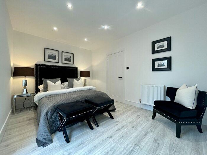 2 Bedroom Semi-Detached Villa For Sale In Knox Street, Airdrie, ML6