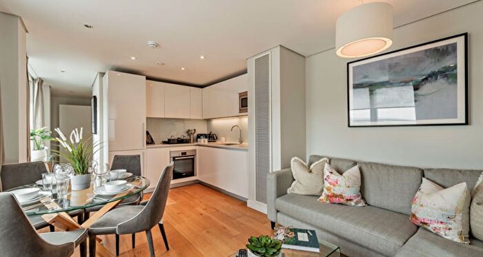 3 Bedroom Flat To Rent In Merchant Square East, London, W2
