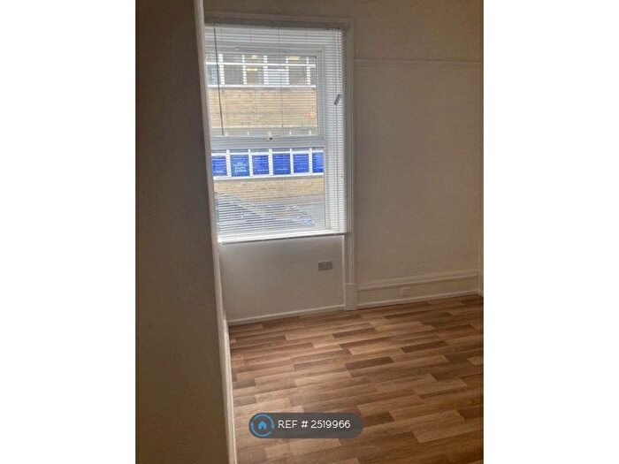 1 Bedroom Flat To Rent In Halifax, HX1