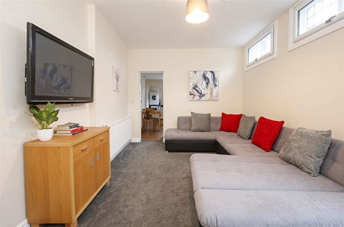 1 Bedroom Flat For Sale In Nunnery Lane, York, YO23