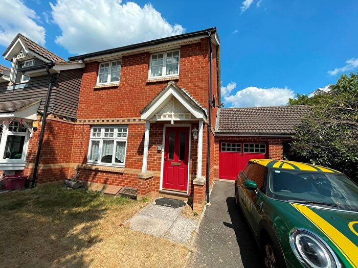 3 Bedroom End Of Terrace House To Rent In Gladstone Gardens, Hounslow, Hounslow, TW3
