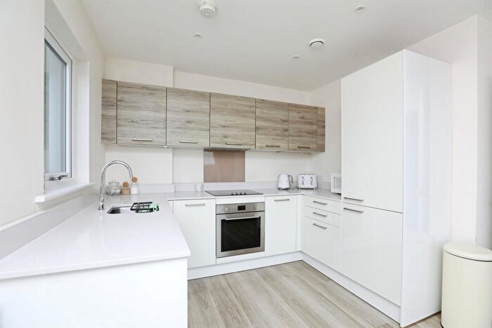 2 Bedroom Flat For Sale In Pegasus Way, Gillingham, ME7