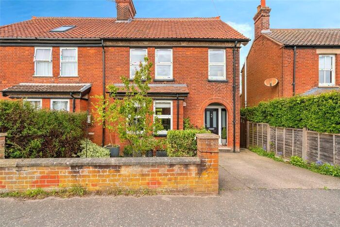 3 Bedroom Semi-Detached House For Sale In Norwich Road, North Walsham, Norfolk, NR28