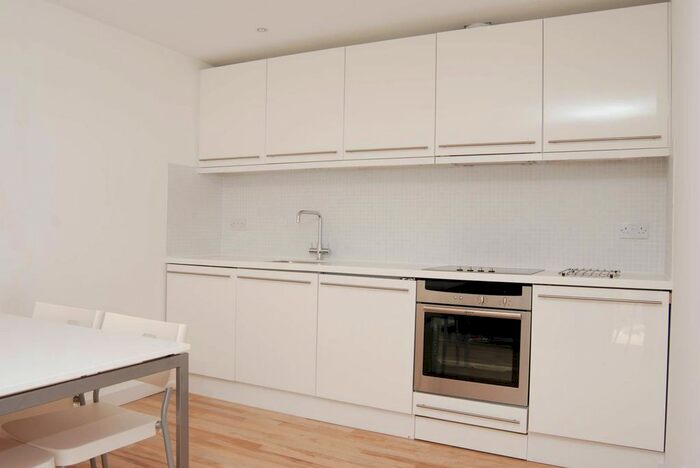 2 Bedroom Maisonette To Rent In Shakespeare Road, Herne Hill, London, SE24