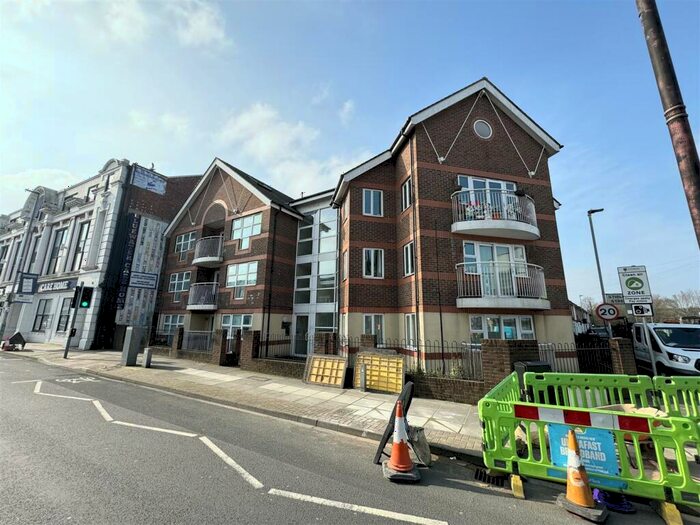 2 Bedroom Apartment To Rent In Kingston Road, Portsmouth, PO2