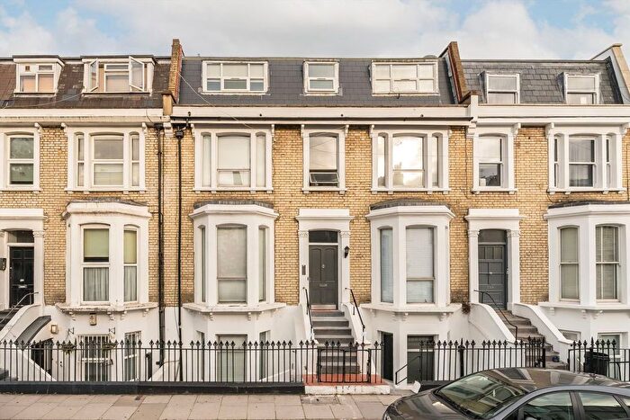 Studio To Rent In Earls Court Gardens, Earl's Court, SW5
