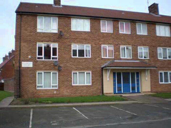 2 Bedroom Flat To Rent In Clamley Court, Bed Apt, L24
