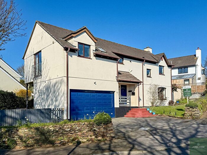 5 Bedroom Detached House For Sale In Tremayne Close, Devoran, TR3