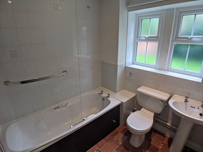 2 Bedroom Flat To Rent In Bed – Maple Gardens, , Wilmslow Road, Withington, M20