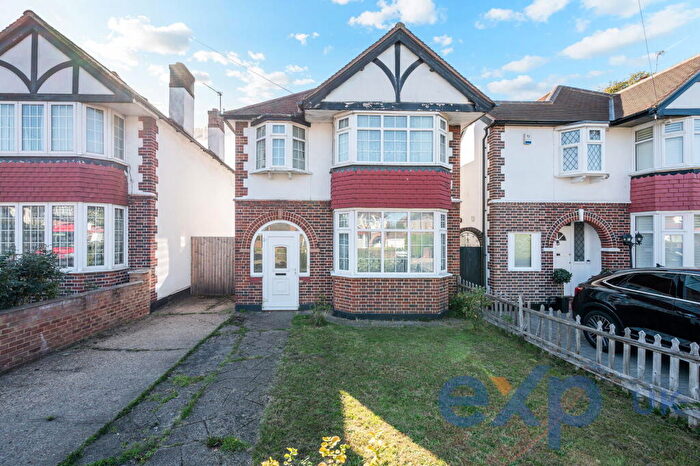 3 Bedroom Detached House For Sale In Manor Drive North, New Malden, KT3