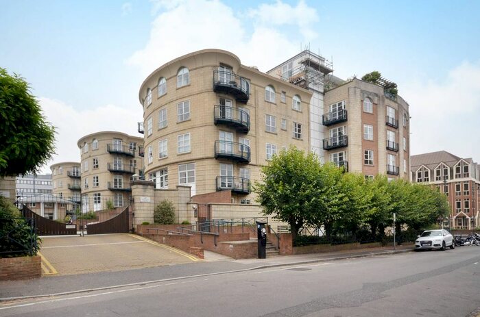 1 Bedroom Flat To Rent In Worple Road, Wimbledon, London, SW19