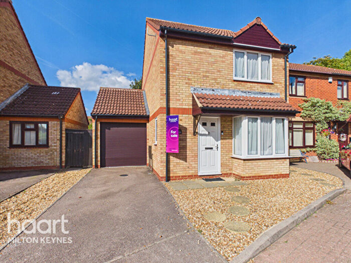 3 Bedroom Detached House For Sale In Lavender Grove, Walnut Tree, MK7
