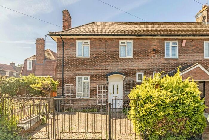 2 Bedroom Semi-Detached House To Rent In Farmstead Road, London, SE6
