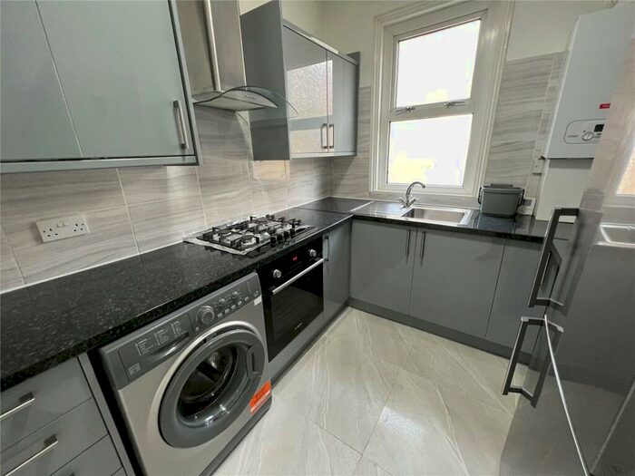 2 Bedroom Apartment To Rent In Hardwicke Road, London, N13