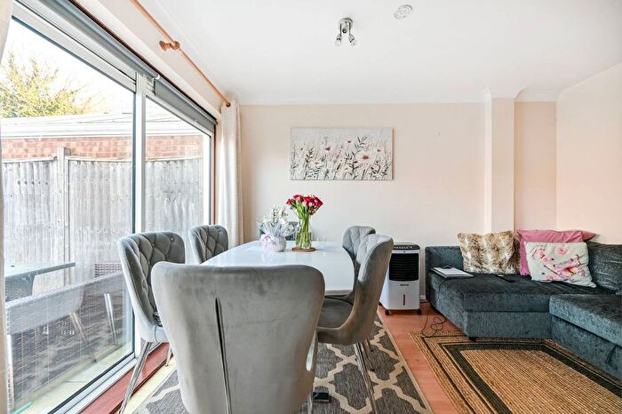 4 Bedroom Semi-Detached House To Rent In South Park Grove, New Malden, KT3