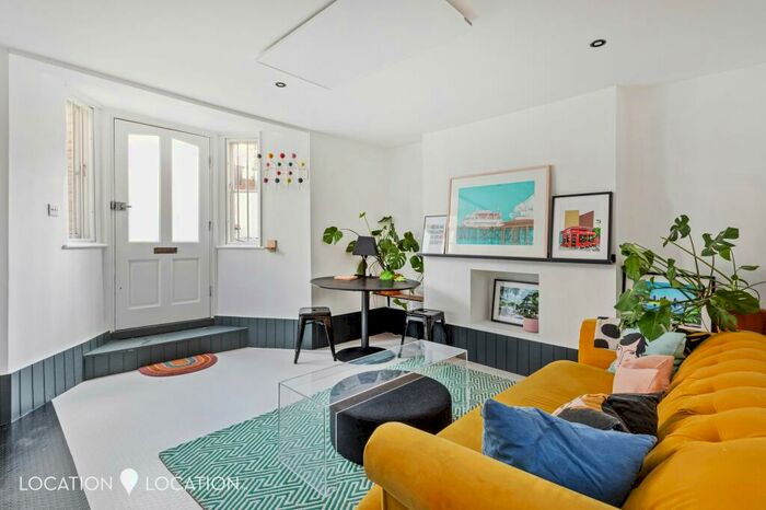 1 Bedroom Apartment To Rent In Oldfield Road, London, N16