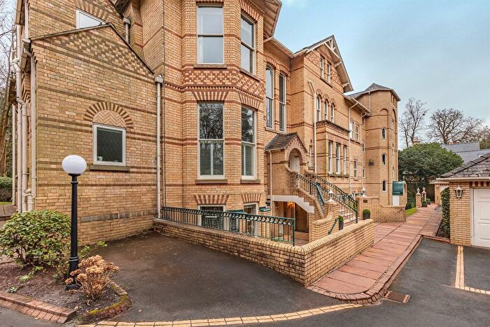 2 Bedroom Flat For Sale In West Lynn, Devisdale Road, Altrincham, WA14