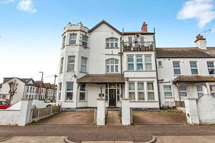 2 Bedroom Flat For Sale In Cromer Lodge, Cromer Road, Southend-On-Sea, Essex, SS1