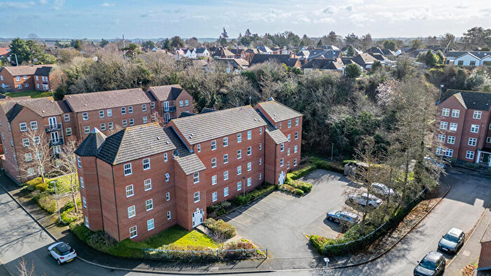 2 Bedroom Apartment For Sale In Wenlock Drive, West Bridgford, Nottingham, NG2