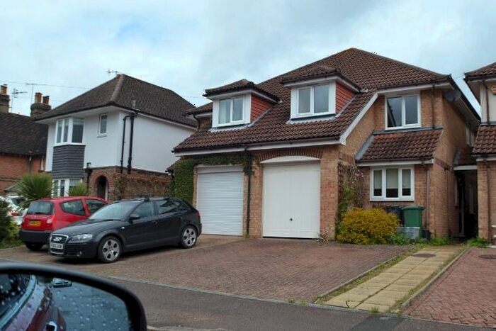 4 Bedroom Semi-Detached House To Rent In South Albert Road, Reigate, RH2