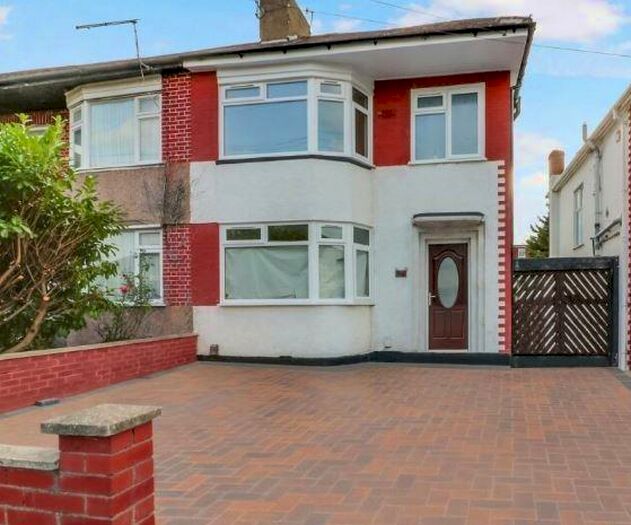 3 Bedroom House To Rent In Tavistock Road Edgware, HA8