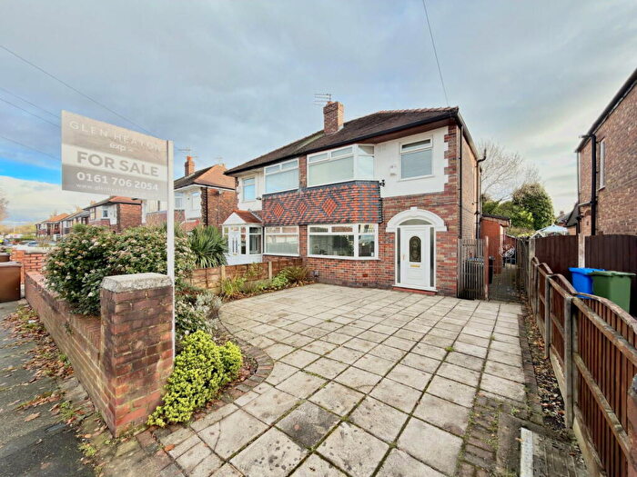 3 Bedroom Semi Detached House For Sale In Hulme Road, Denton, Manchester, M34