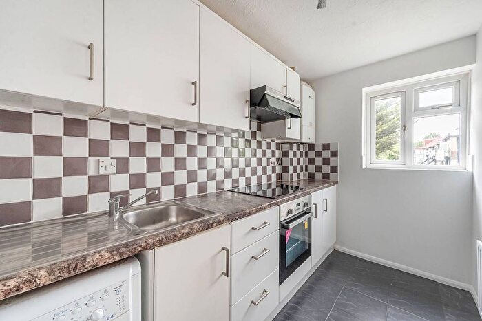 1 Bedroom Flat For Sale In Alliance Close, Wembley, HA0