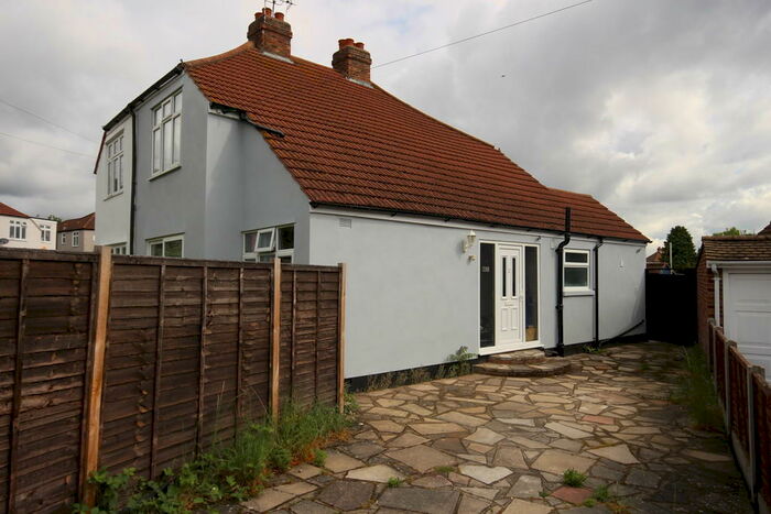 4 Bedroom Semi-Detached House To Rent In Valliers Wood Road, Sidcup, DA15