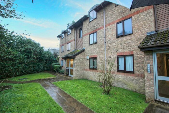 Studio To Rent In Vicarage Lane, Horley, RH6