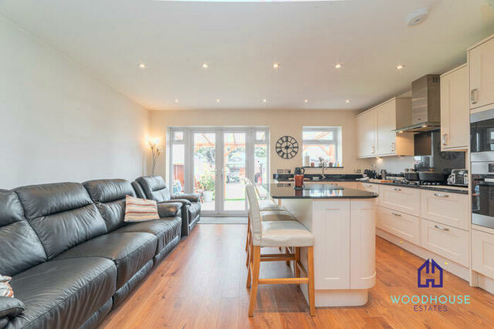 4 Bedroom End Of Terrace House To Rent In Clonard Way, Pinner, Middlesex, HA5