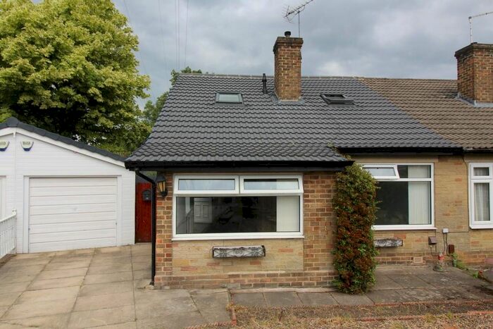 5 Bedroom Semi-Detached Bungalow To Rent In Meadow Park Drive, Pudsey, LS28