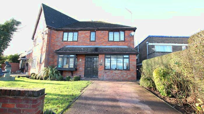 6 Bedroom Semi-Detached House To Rent In Ashley Lane, Hendon, NW4