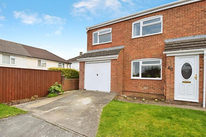 3 Bedroom Semi Detached House For Sale In Pain's Way, Amesbury, SP4