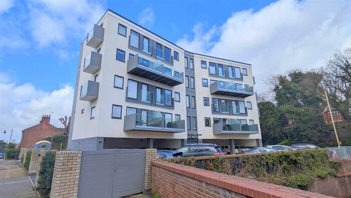 2 Bedroom Flat To Rent In Priory Court, St Albans, AL1