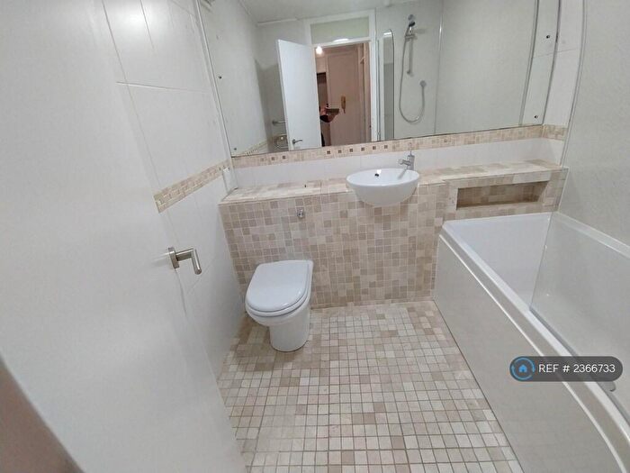 2 Bedroom Flat To Rent In Bridge Road, Bristol, BS8