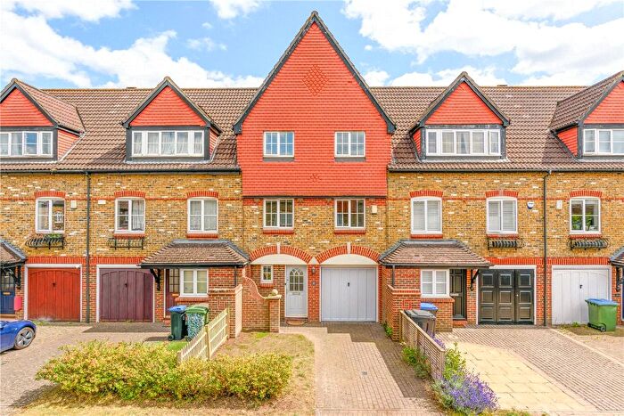 5 Bedroom Terraced House To Rent In Virginia Place, Cobham, Surrey, KT11