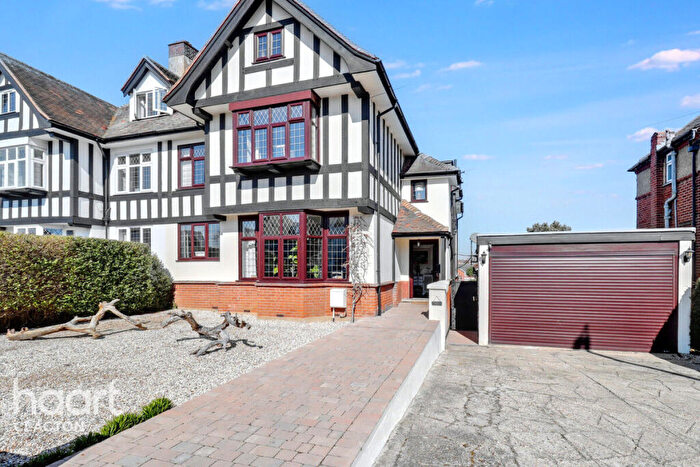 5 Bedroom Semi-Detached House For Sale In Fronks Road, Harwich, CO12