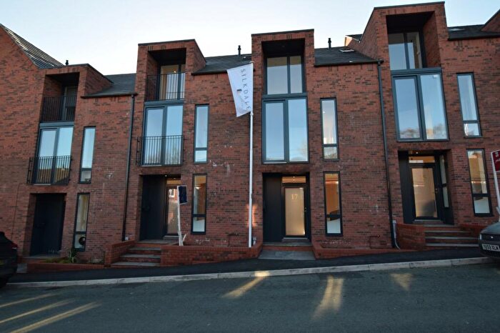 3 Bedroom Mews To Rent In Loney Street, Macclesfield, SK11