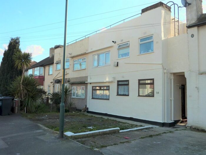 2 Bedroom Maisonette To Rent In Holmleigh Avenue, Dartford, DA1