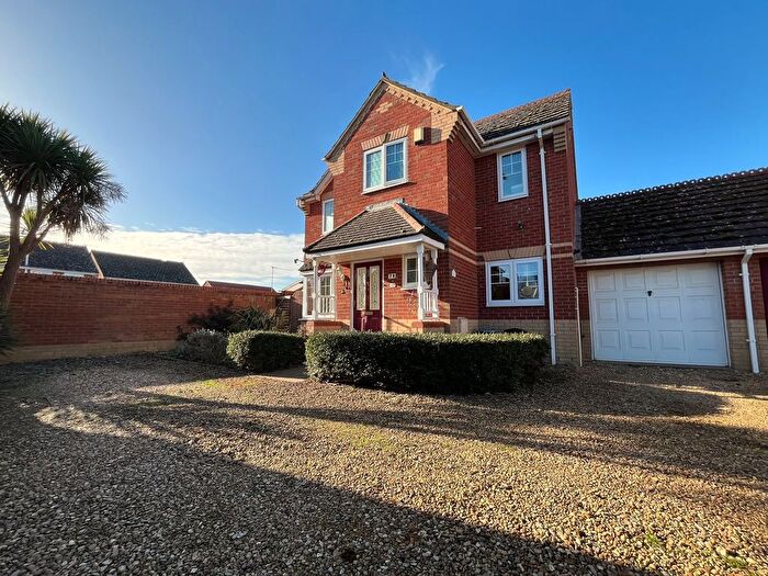 3 Bedroom Detached House For Sale In Harvester Way, Crowland, Peterborough, PE6