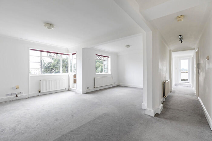 3 Bedroom Penthouse To Rent In Suffolk Square, Cheltenham, GL50