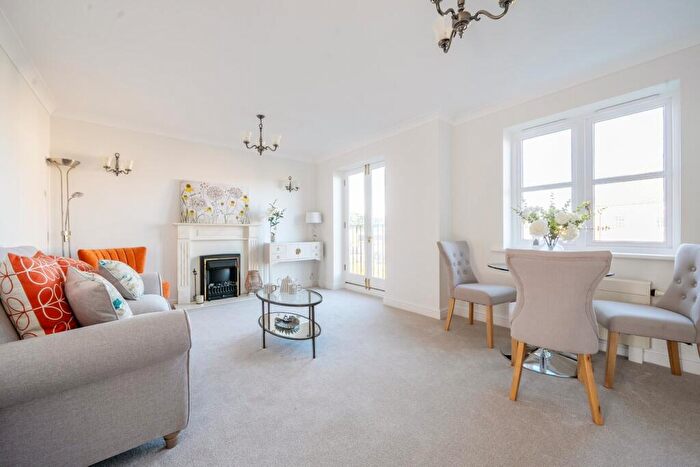 2 Bedroom Retirement Property For Sale In Newsholme Drive, London, N21