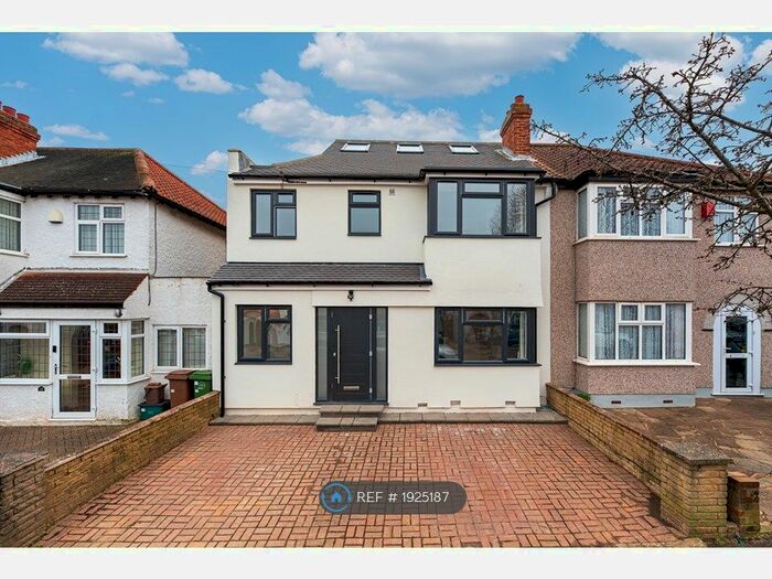 Studio To Rent In Tonfield Road, Sutton, SM3