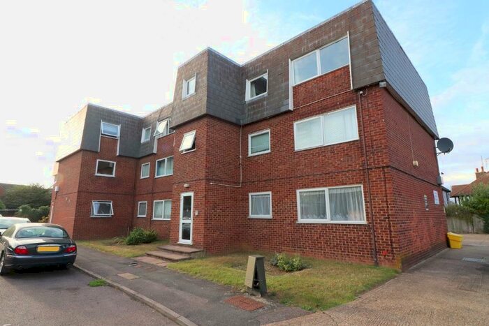 1 Bedroom Flat To Rent In Gardenia Avenue, Luton, Bedfordshire, LU3