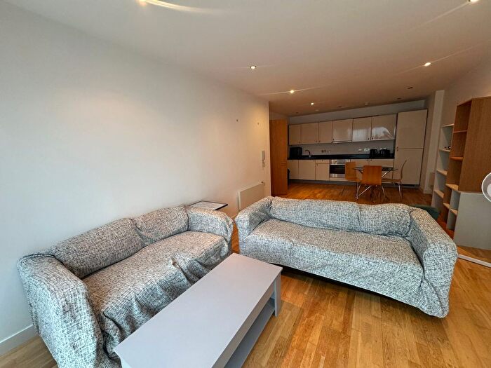 2 Bedroom Flat To Rent In Alexander Tower, Liverpool, L3