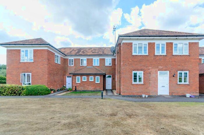 2 Bedroom Maisonette For Sale In Bakersgate Gardens, Pirbright, Woking, GU24