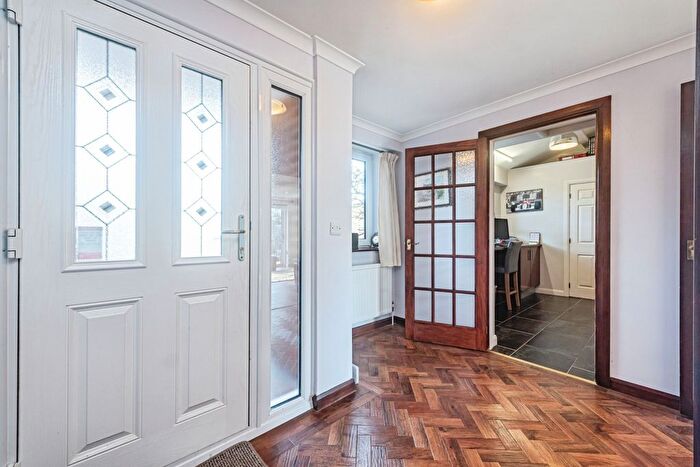 4 Bedroom Semi-detached House For Sale In School Lane, Reading, RG7