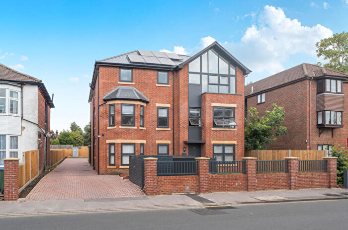 2 Bedroom Flat To Rent In Shirley Road, Southampton, Hampshire, SO15
