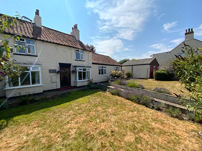 4 Bedroom Semi-detached House For Sale In Main Street, Driffield, YO25