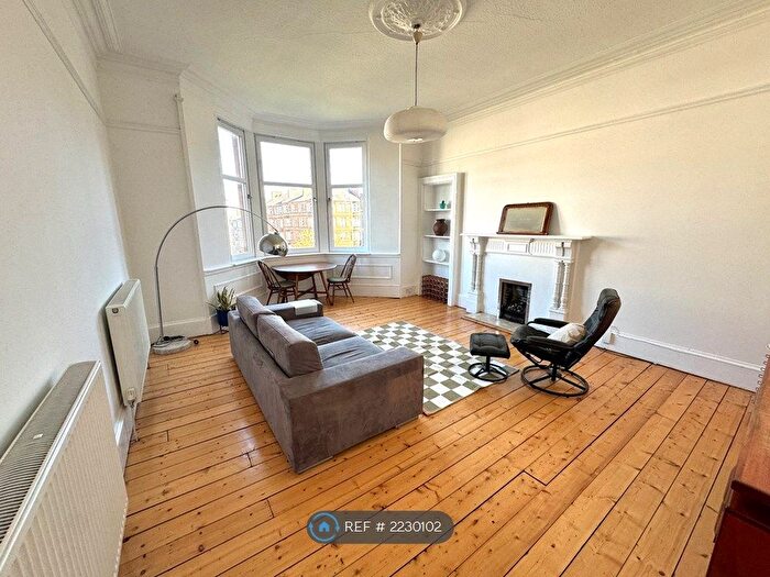 2 Bedroom Flat To Rent In Thornwood Gardens, Glasgow, G11